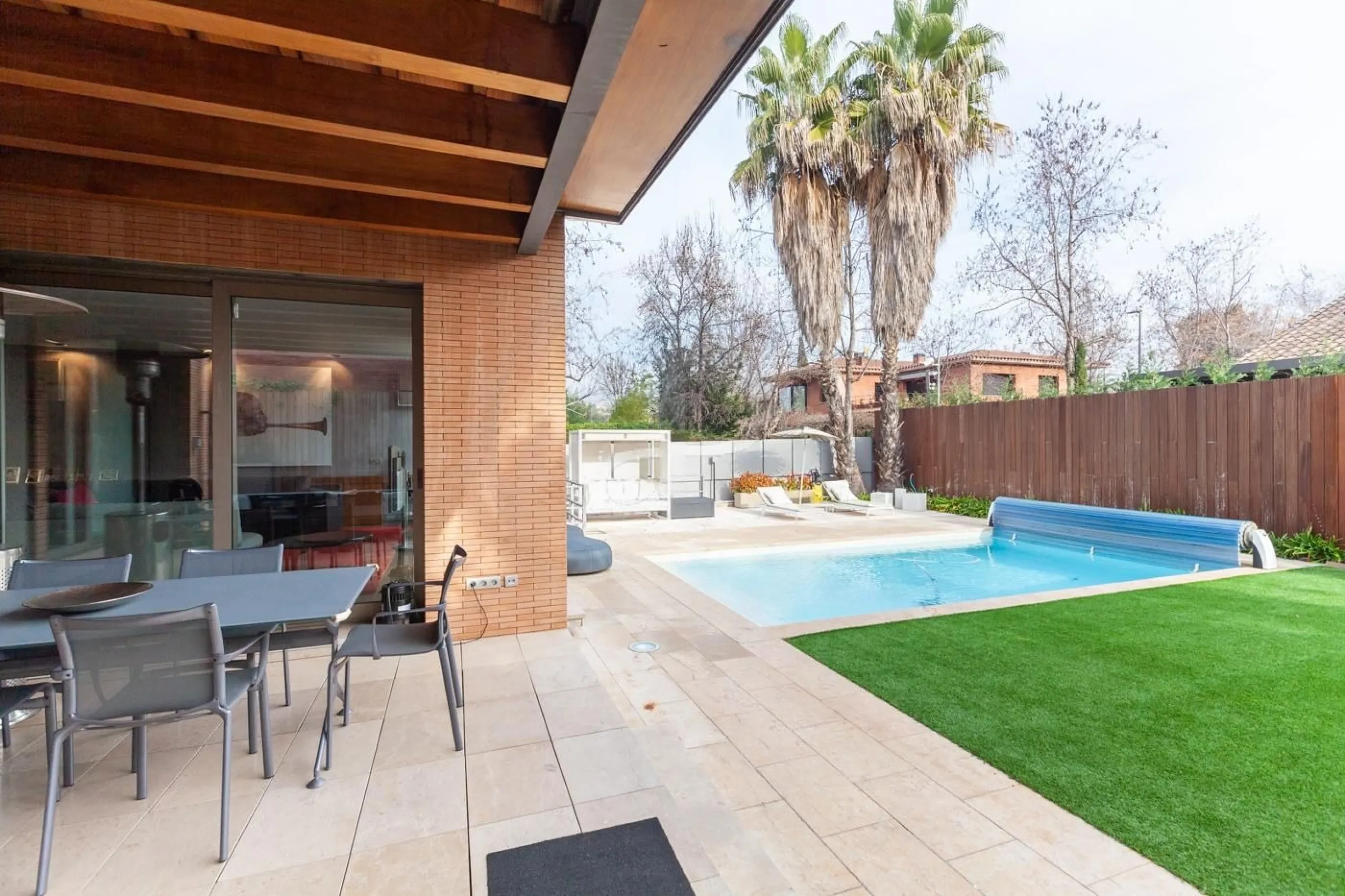 Modern Villa with Designer Finishes in Prestigious Sant Cugat Area, Barcelona