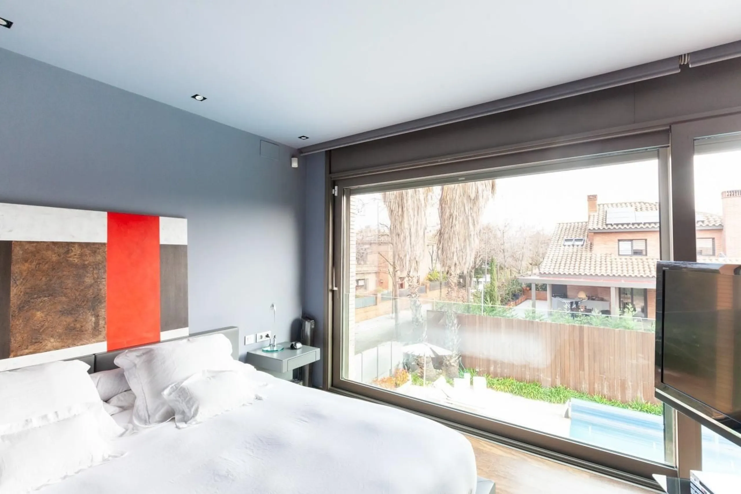 Modern Villa with Designer Finishes in Prestigious Sant Cugat Area, Barcelona