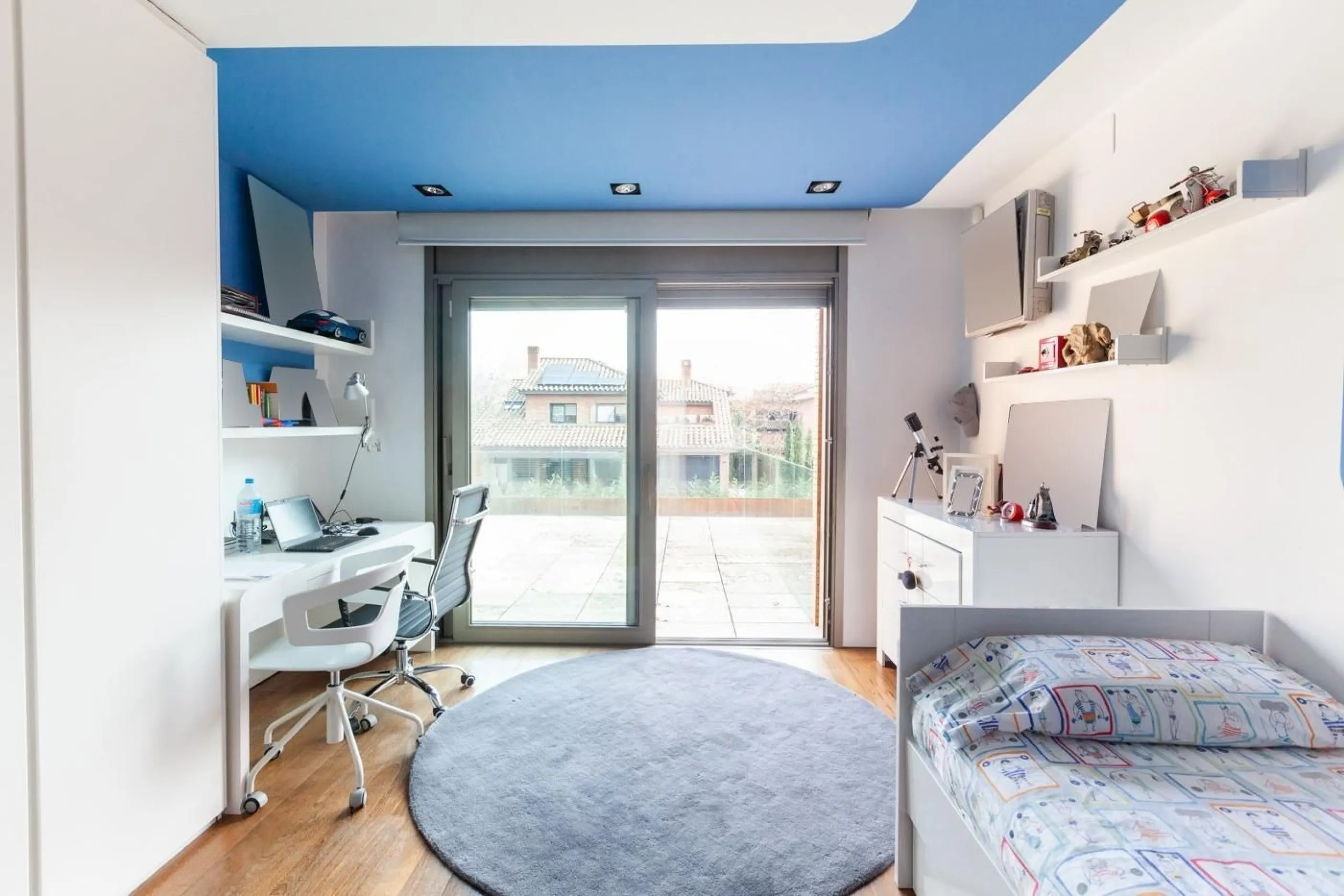 Modern Villa with Designer Finishes in Prestigious Sant Cugat Area, Barcelona