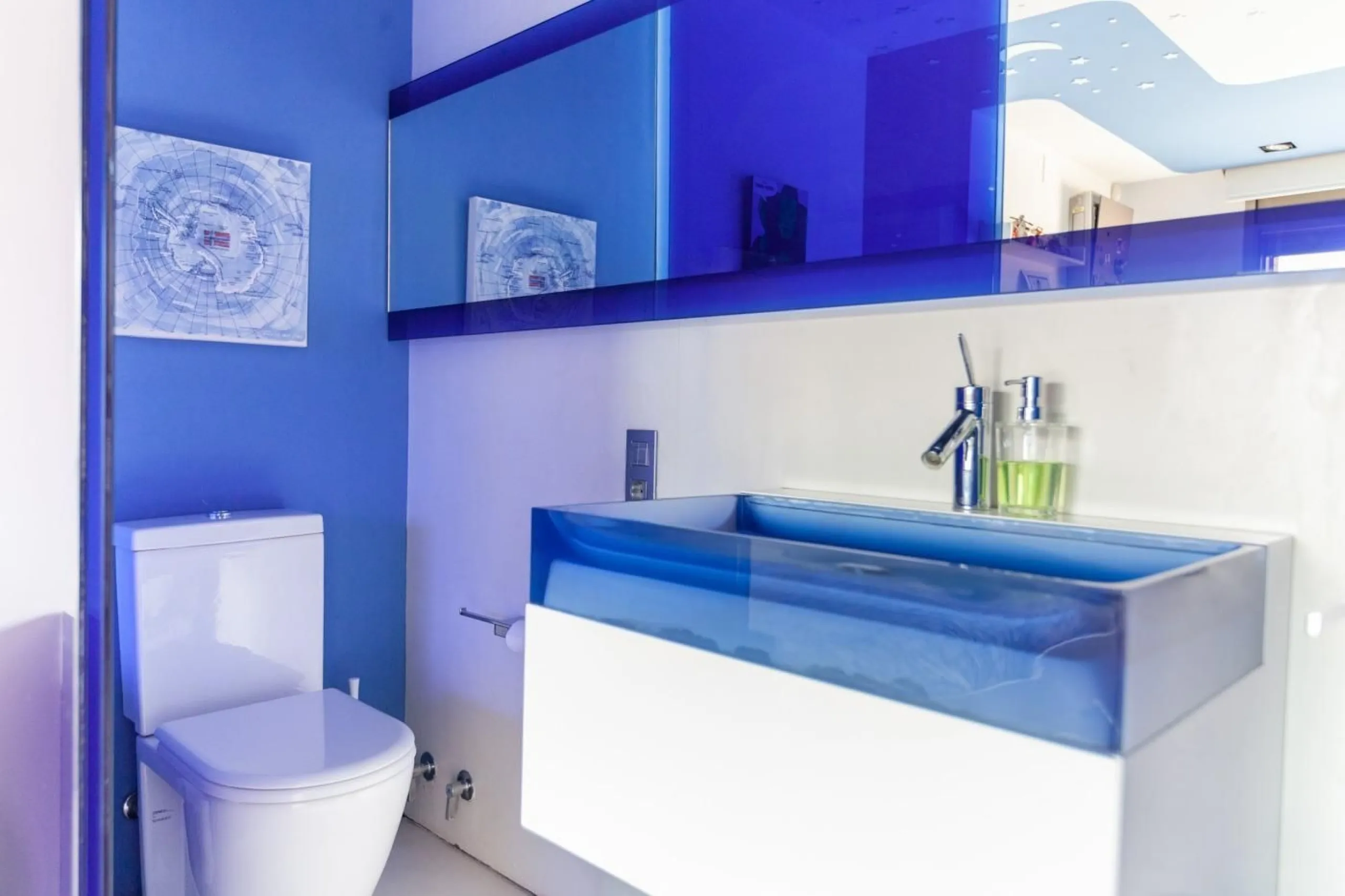 Modern Villa with Designer Finishes in Prestigious Sant Cugat Area, Barcelona