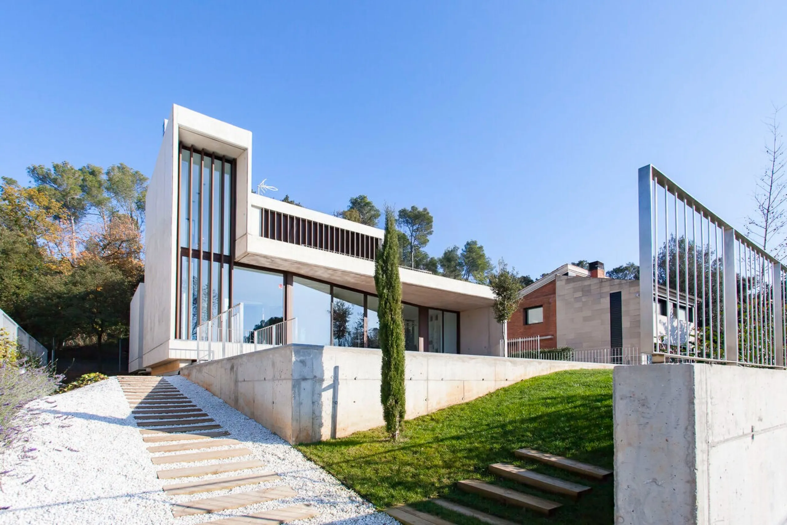 Villa moderna en zona prestigiosa junto al club de golf en Sant Cugat, Barcelona