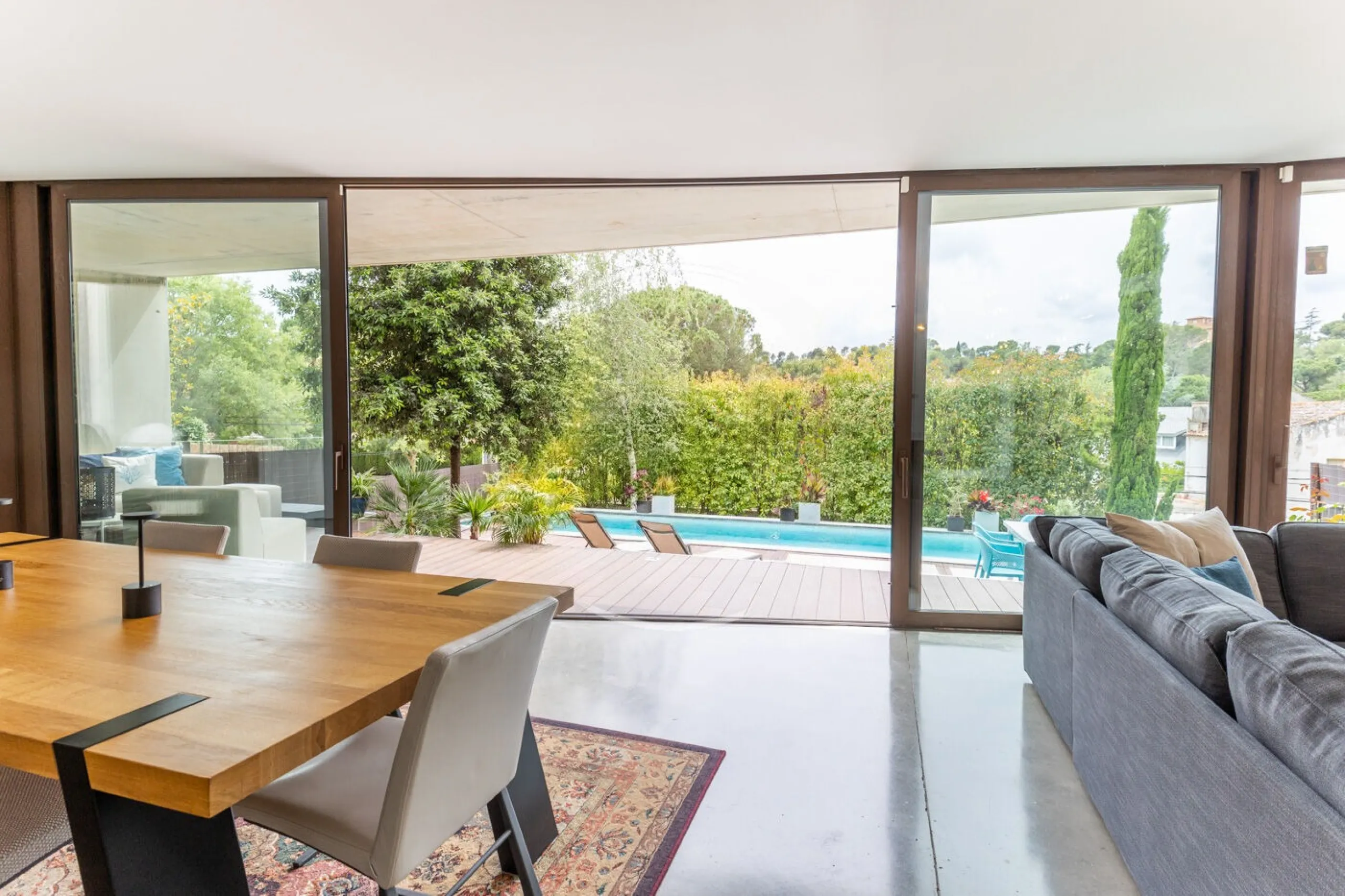 Villa moderna en zona prestigiosa junto al club de golf en Sant Cugat, Barcelona