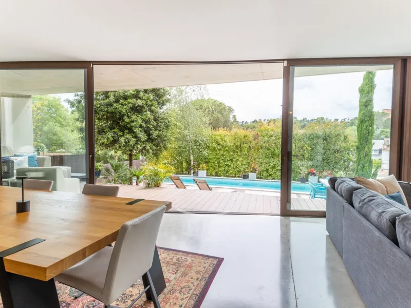 Villa moderna en zona prestigiosa junto al club de golf en Sant Cugat, Barcelona