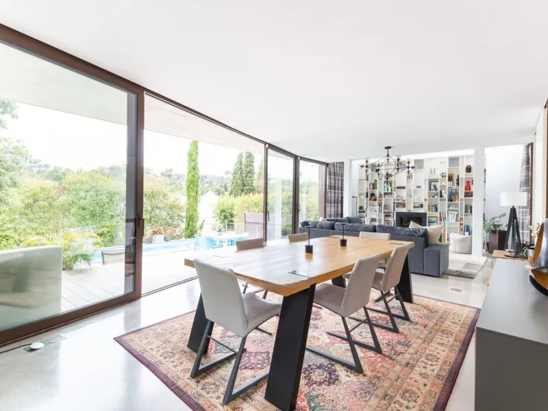 Villa moderna en zona prestigiosa junto al club de golf en Sant Cugat, Barcelona