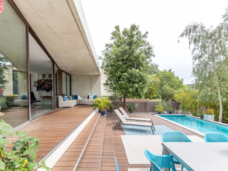 Villa moderna en zona prestigiosa junto al club de golf en Sant Cugat, Barcelona