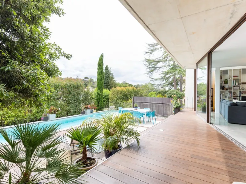 Villa moderna en zona prestigiosa junto al club de golf en Sant Cugat, Barcelona