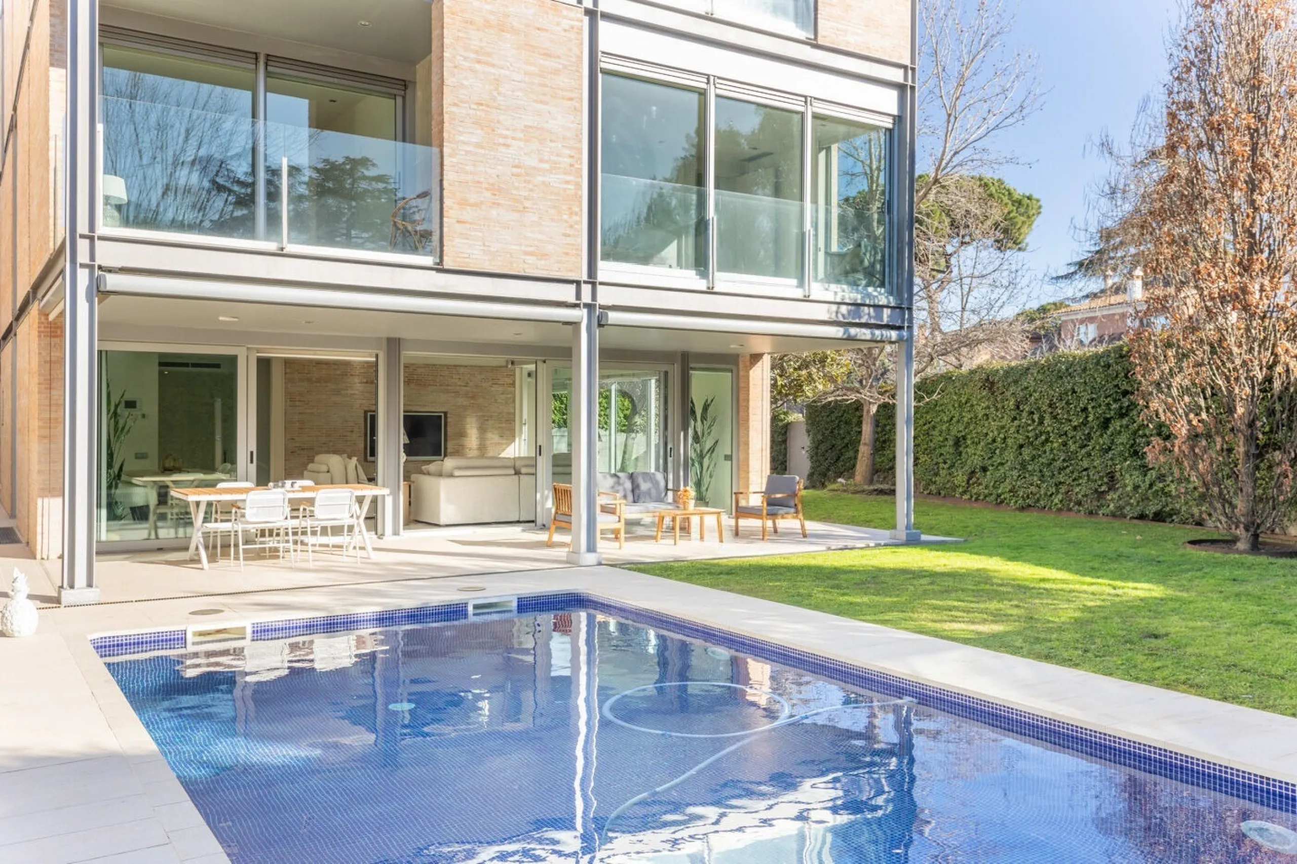 Casa exclusiva con jardín, piscina y ascensor en Sant Cugat del Valles, Barcelona