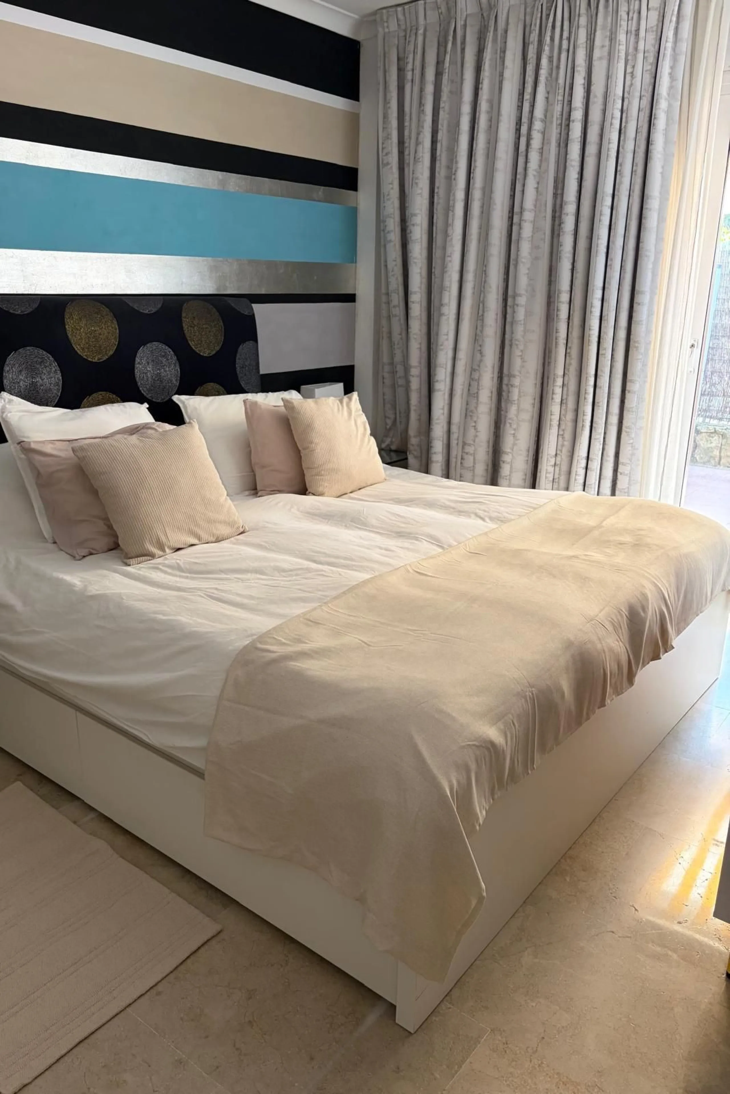 Exclusive ground-floor apartment on Marbella's Golden Mile