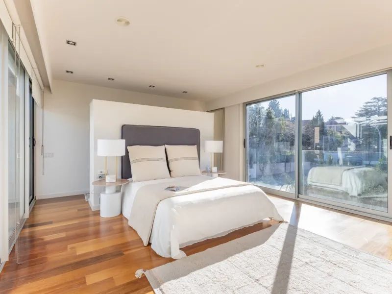 Casa exclusiva con jardín, piscina y ascensor en Sant Cugat del Valles, Barcelona