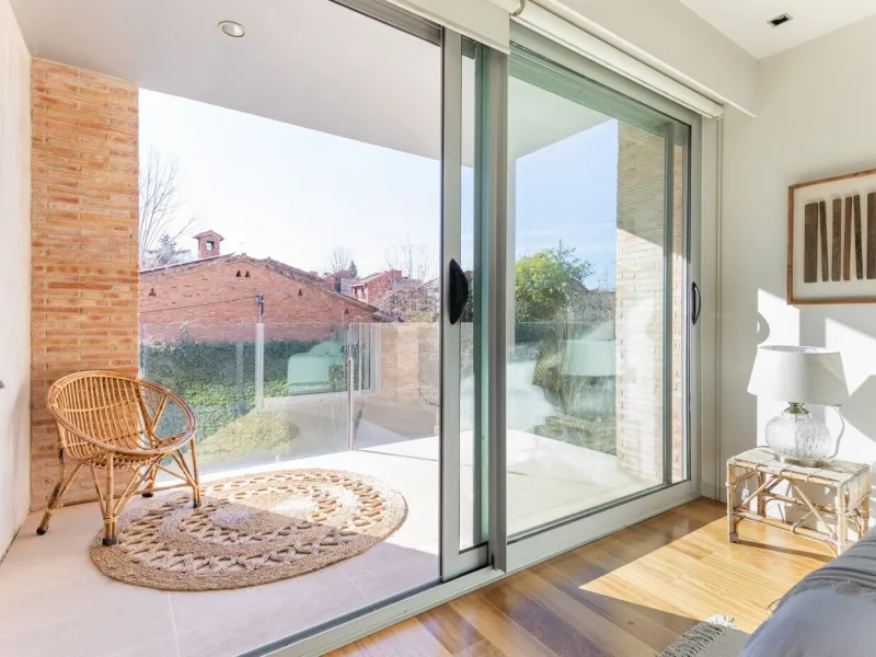 Casa exclusiva con jardín, piscina y ascensor en Sant Cugat del Valles, Barcelona
