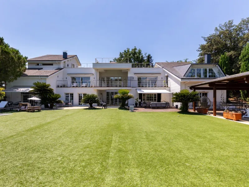 Villa impresionante con vistas panorámicas en Sant Cugat del Valles, Barcelona