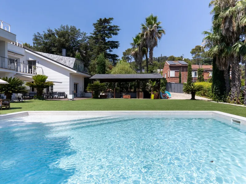 Villa impresionante con vistas panorámicas en Sant Cugat del Valles, Barcelona