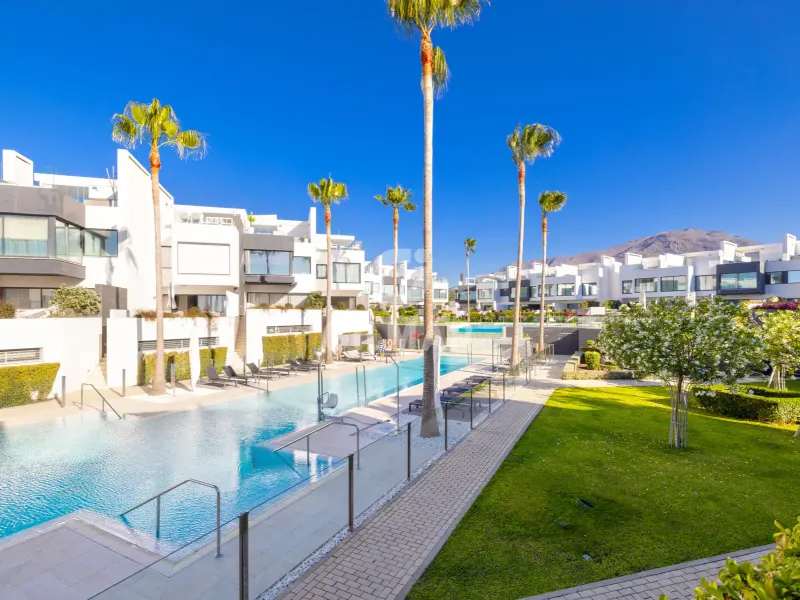Semi-detached house in Estepona Oeste - Málaga