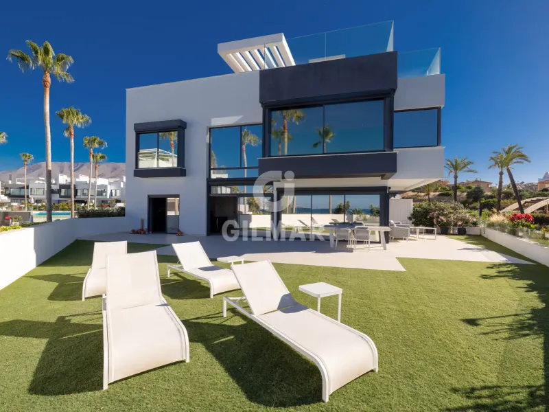 Semi-detached house in Estepona Oeste - Málaga