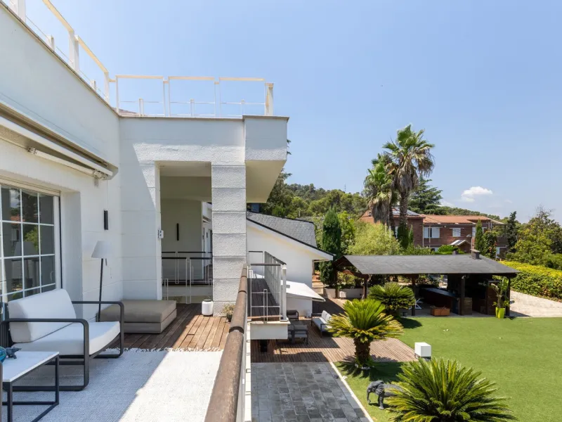 Villa impresionante con vistas panorámicas en Sant Cugat del Valles, Barcelona