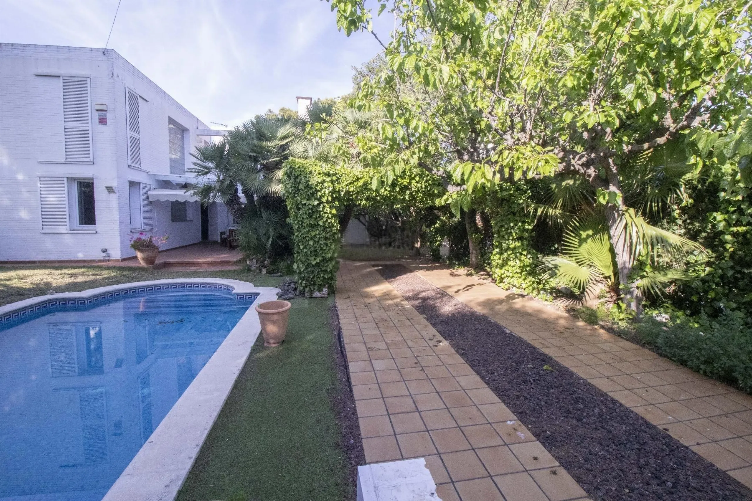 Spacious Family Home with Garden, Terraces and Pool in Coma-Ruga, Costa Dorada
