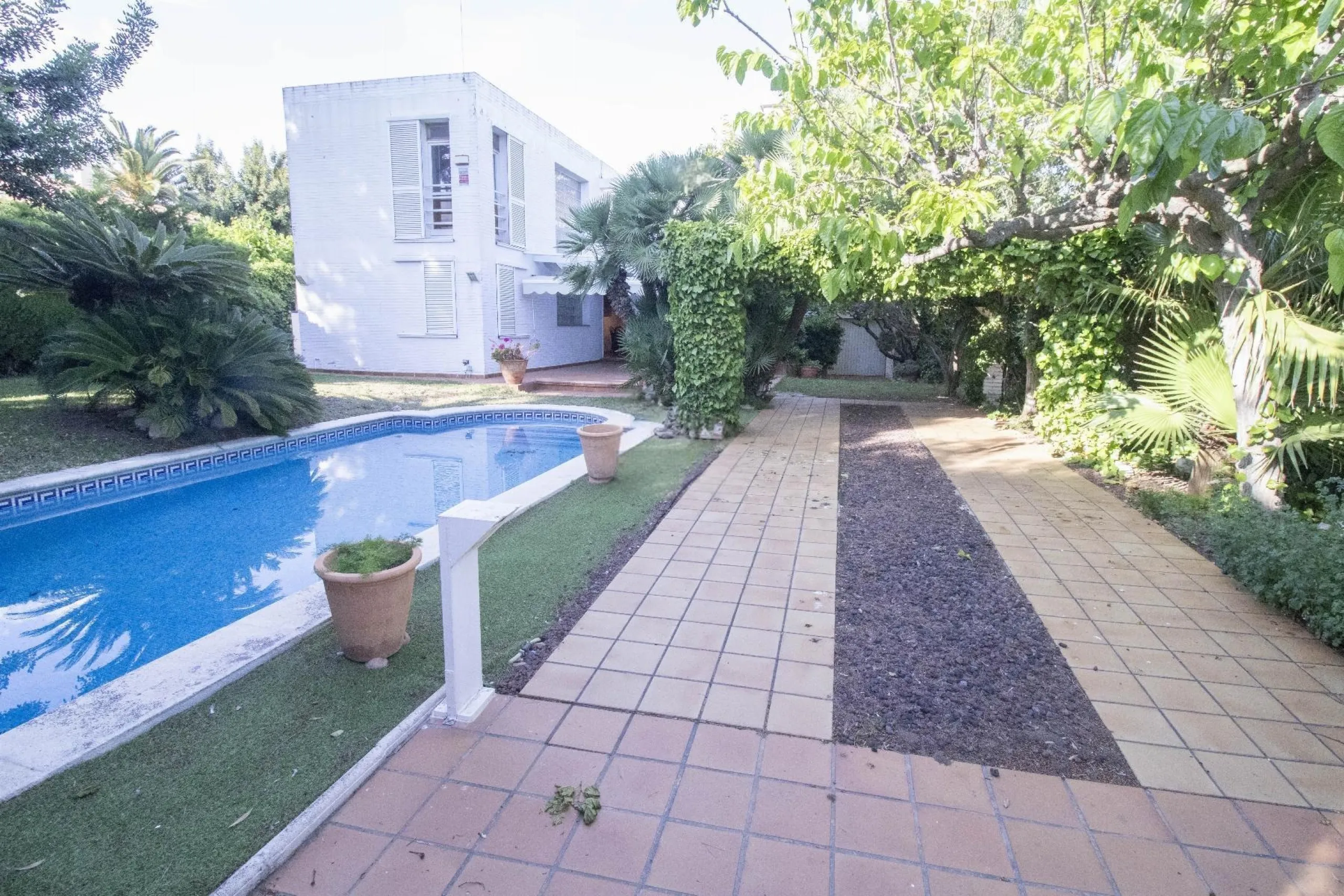 Spacious Family Home with Garden, Terraces and Pool in Coma-Ruga, Costa Dorada