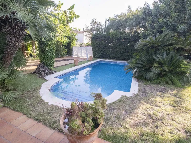 Spacious Family Home with Garden, Terraces and Pool in Coma-Ruga, Costa Dorada