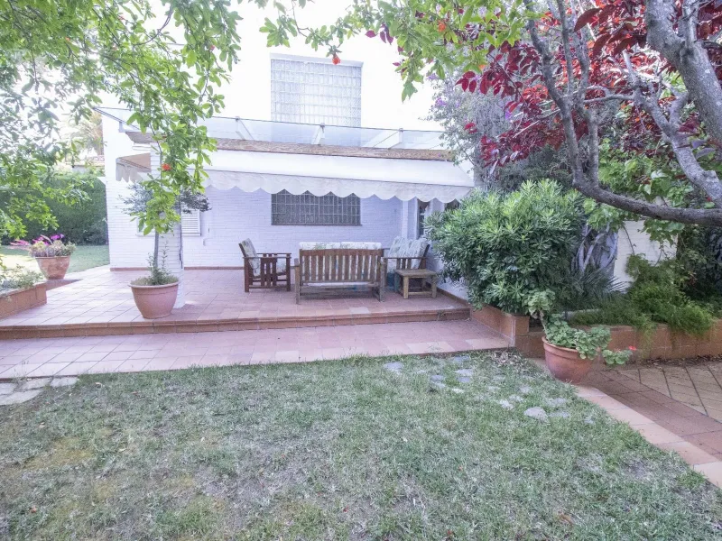 Spacious Family Home with Garden, Terraces and Pool in Coma-Ruga, Costa Dorada