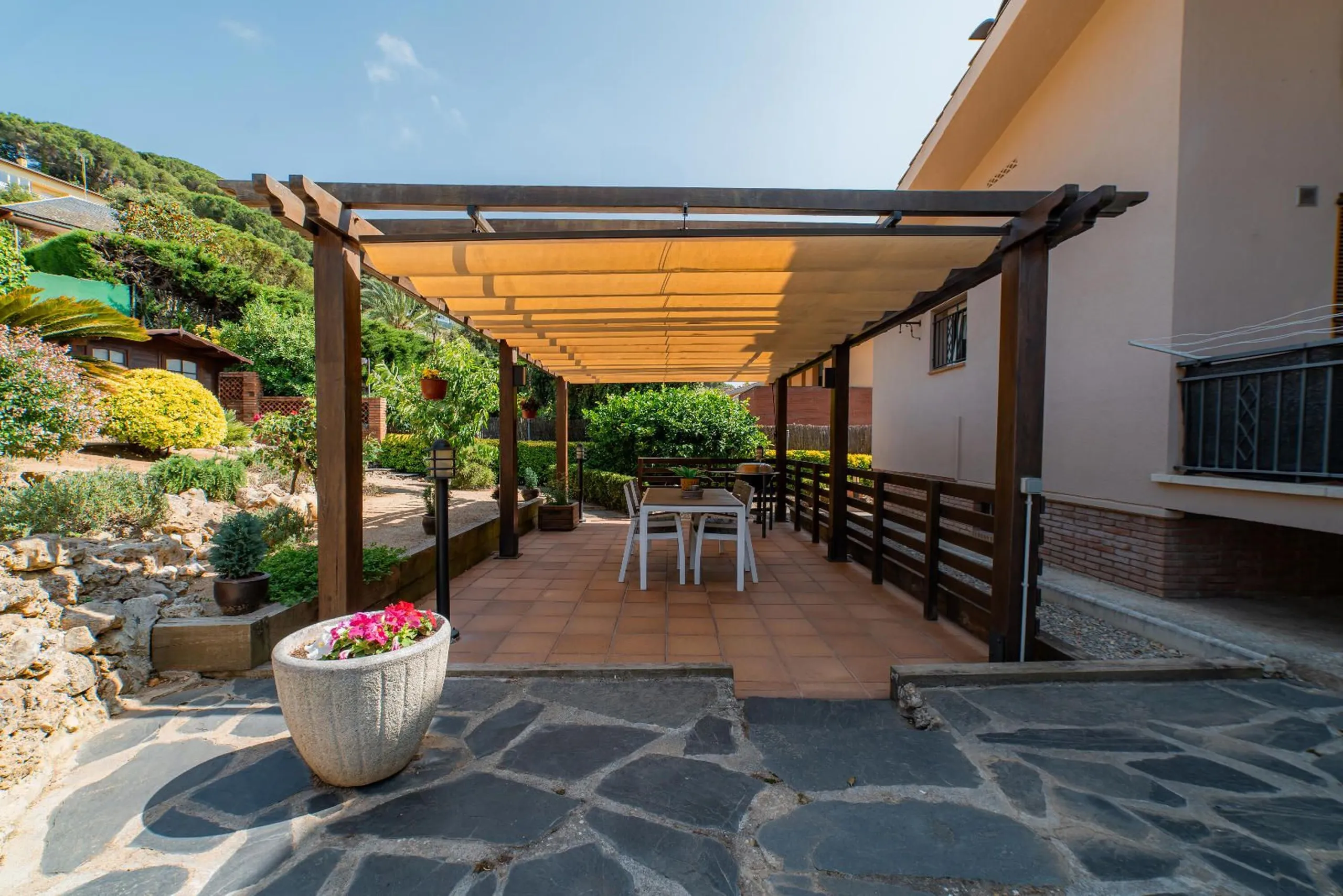 Acogedora casa con piscina y amplio jardín en Arenys de Munt, Barcelona