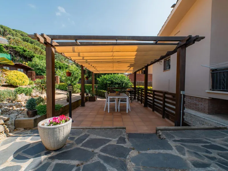 Acogedora casa con piscina y amplio jardín en Arenys de Munt, Barcelona