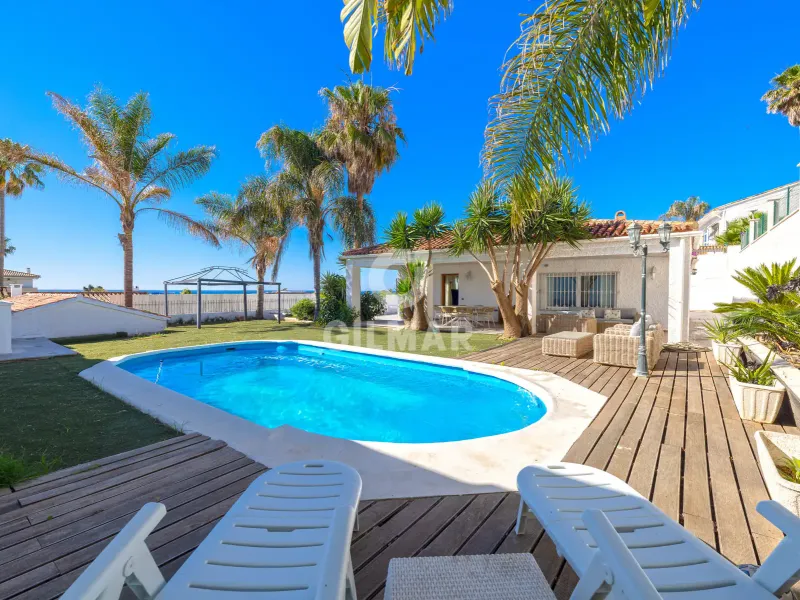 Villa in Estepona Oeste - Málaga