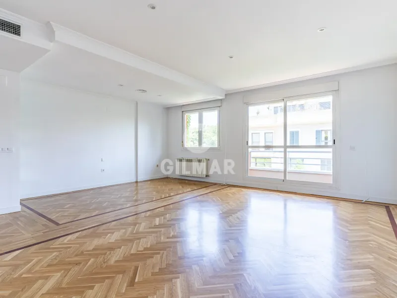 Duplex penthouse in Valdemarín - Madrid