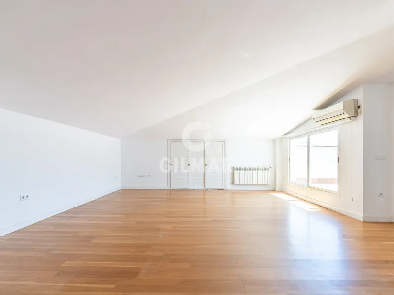 Duplex penthouse in Valdemarín - Madrid