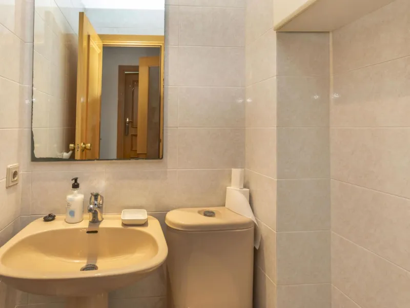 Adosado luminoso con terrazas, garaje y acceso directo a la piscina en Palamós, Costa Brava
