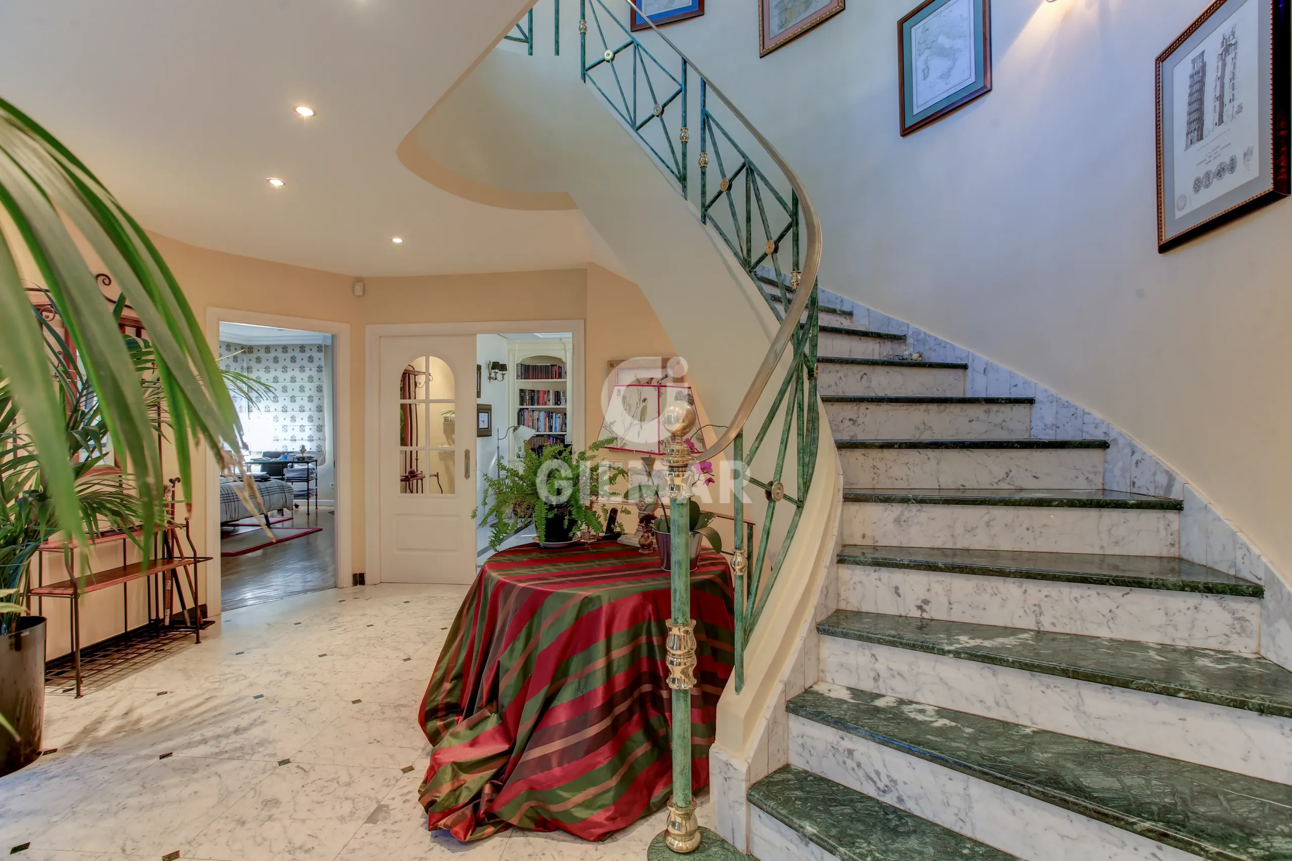 Villa in Mirasierra - Madrid