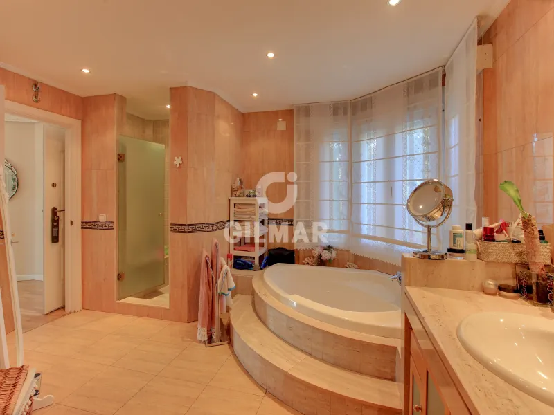 Villa in Mirasierra - Madrid
