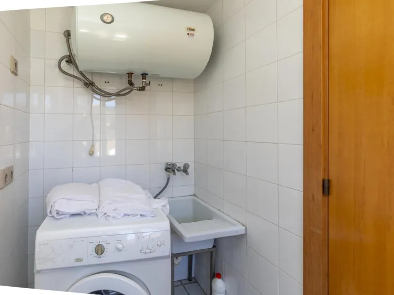 Adosado luminoso con terrazas, garaje y acceso directo a la piscina en Palamós, Costa Brava