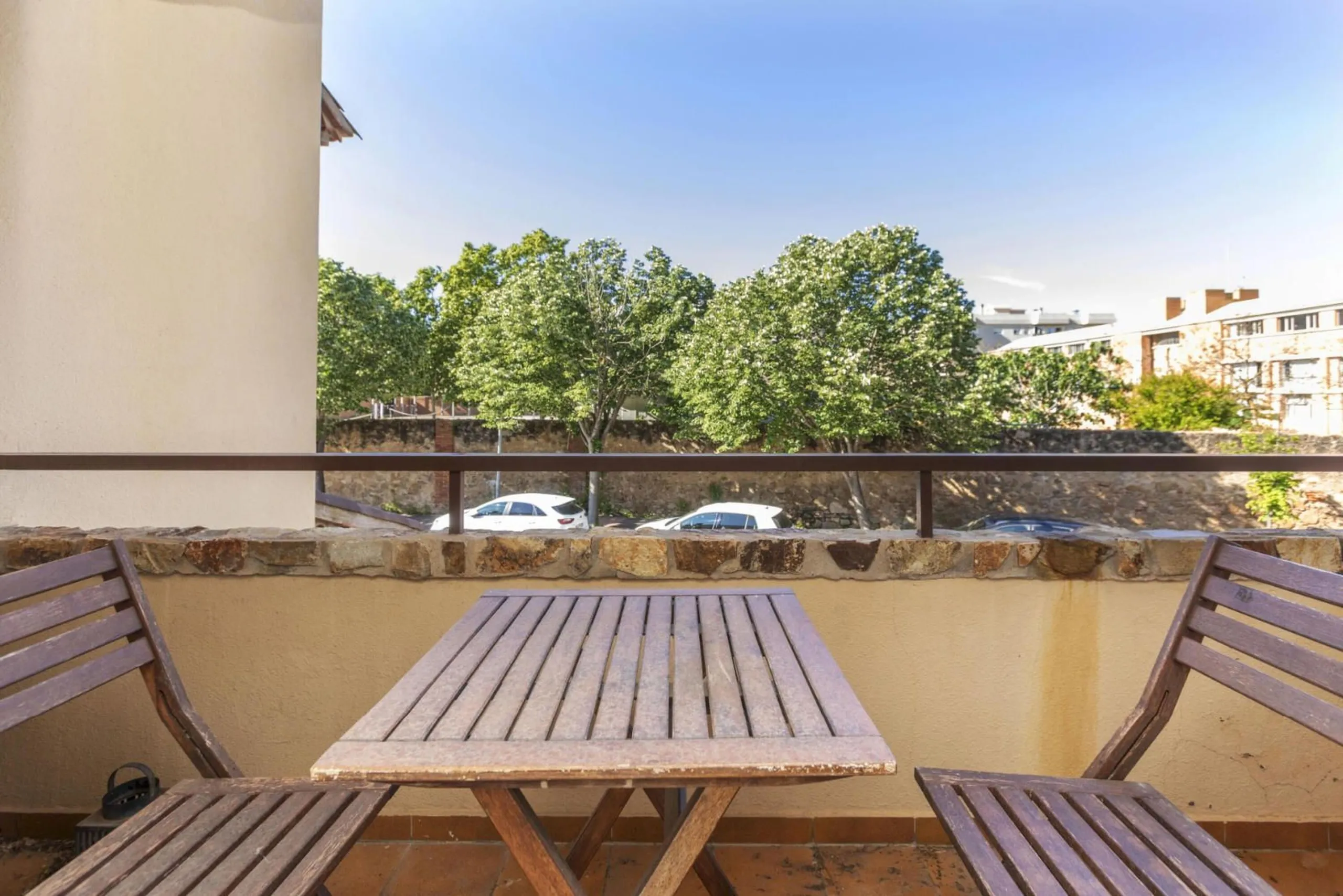 Adosado luminoso con terrazas, garaje y acceso directo a la piscina en Palamós, Costa Brava