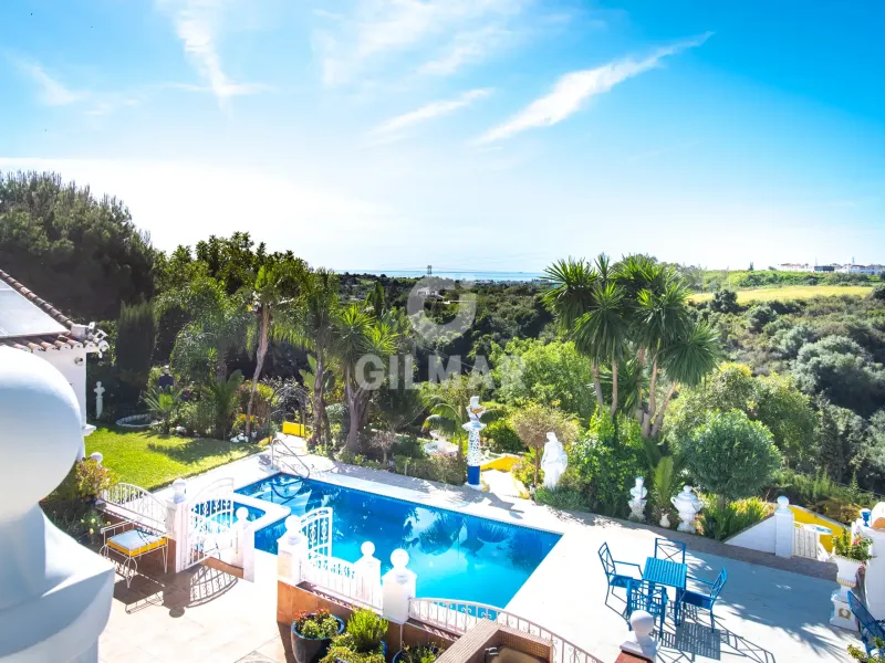 Villa in Estepona Este - Málaga
