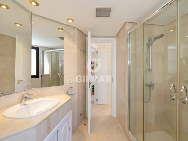 Duplex in Milla de Oro - Marb. Club - Málaga