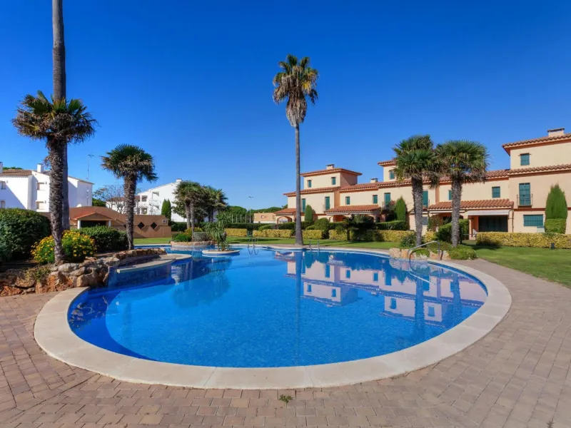 Exclusive Ground Floor Apartment with Private Garden and Sea Views in Pals, Costa Brava