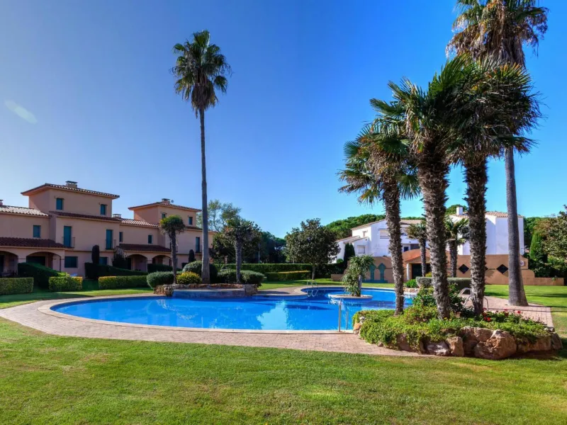 Exclusive Ground Floor Apartment with Private Garden and Sea Views in Pals, Costa Brava