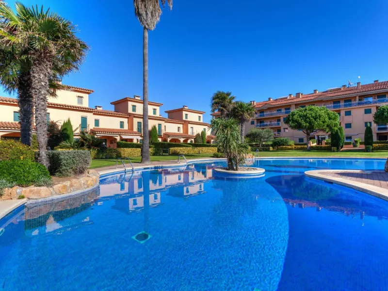 Exclusive Ground Floor Apartment with Private Garden and Sea Views in Pals, Costa Brava