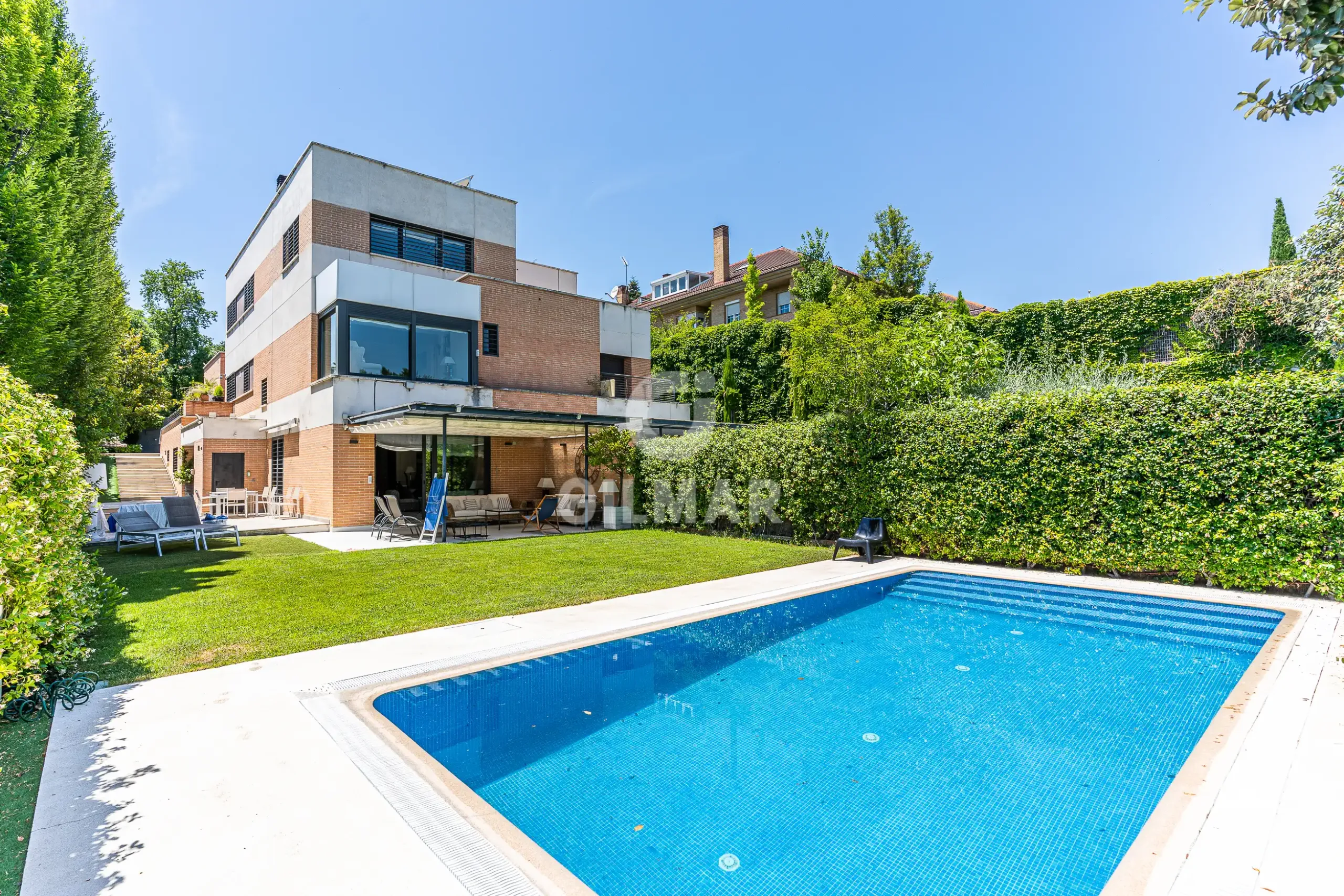 Semi-detached house in Aravaca - Madrid