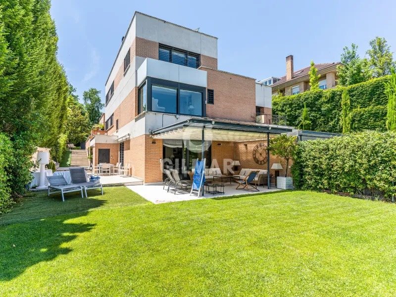 Semi-detached house in Aravaca - Madrid