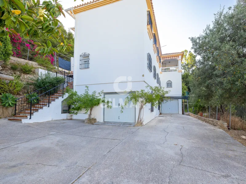 Villa in Colmenar (Málaga) - Málaga