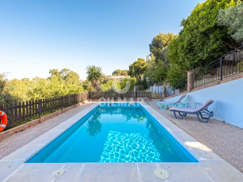 Villa in Colmenar (Málaga) - Málaga
