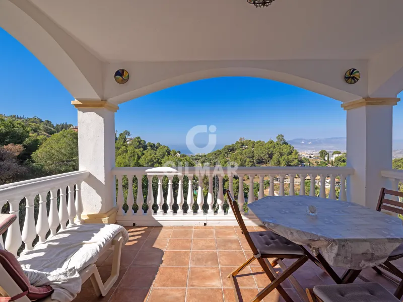 Villa in Colmenar (Málaga) - Málaga