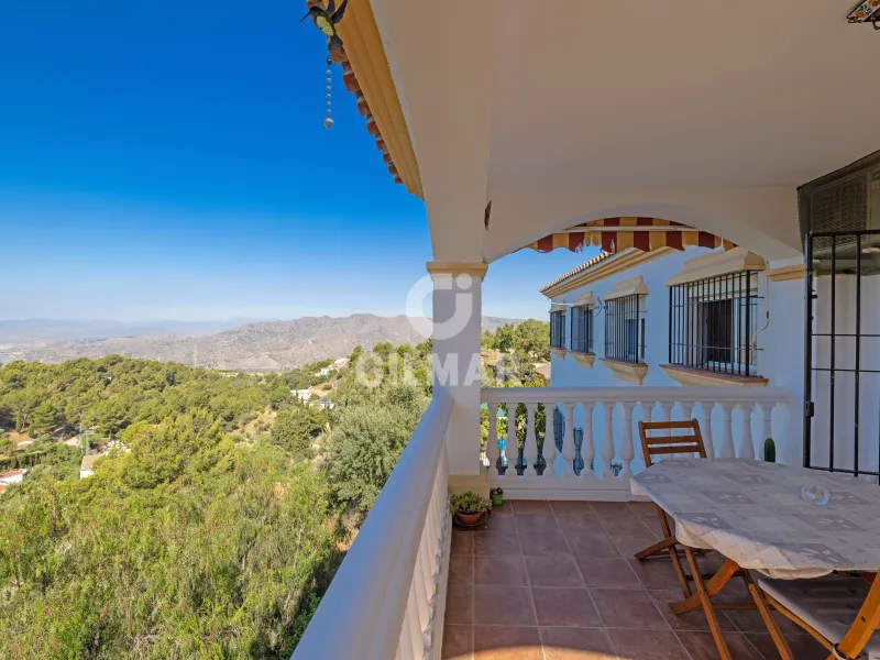Villa in Colmenar (Málaga) - Málaga