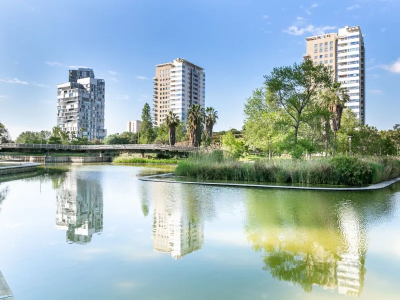 Ático dúplex exclusivo con vistas panorámicas al mar en Diagonal Mar, Barcelona