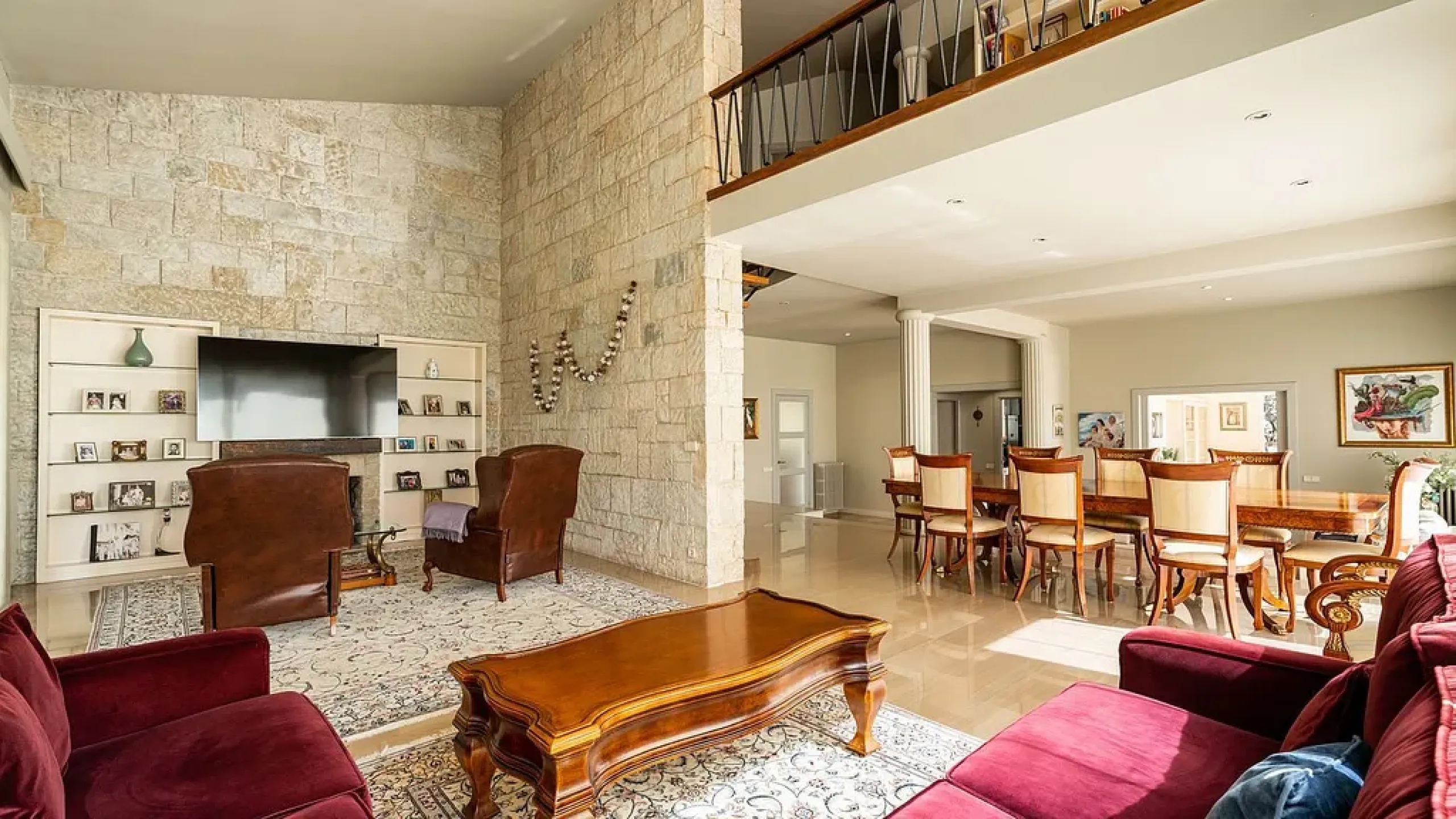 Villa exclusiva con jardín, piscina y vistas al mar en Pedralbes, Barcelona