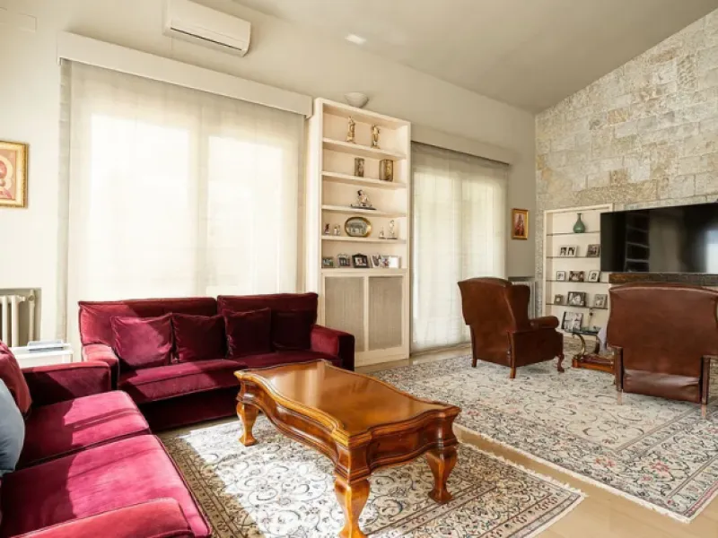 Villa exclusiva con jardín, piscina y vistas al mar en Pedralbes, Barcelona
