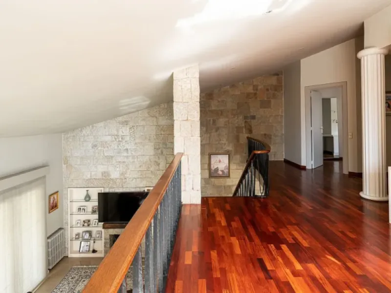 Villa exclusiva con jardín, piscina y vistas al mar en Pedralbes, Barcelona