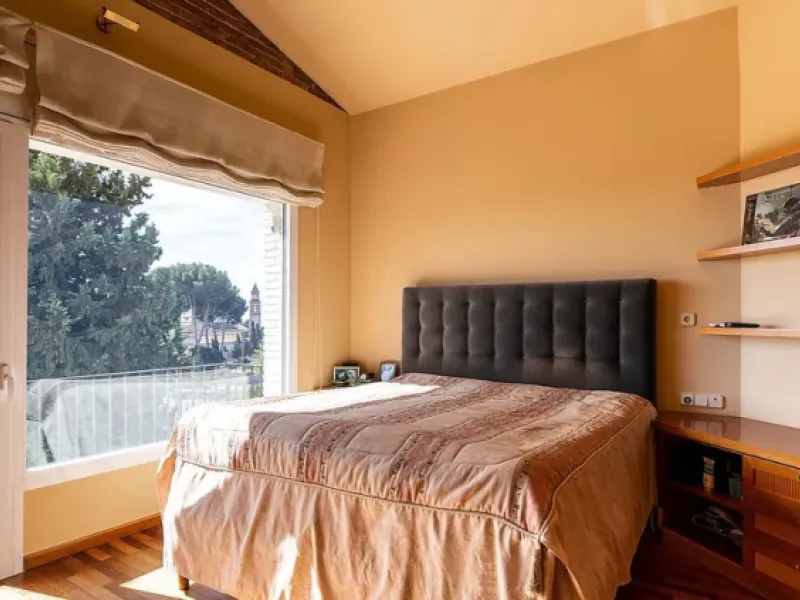 Villa exclusiva con jardín, piscina y vistas al mar en Pedralbes, Barcelona