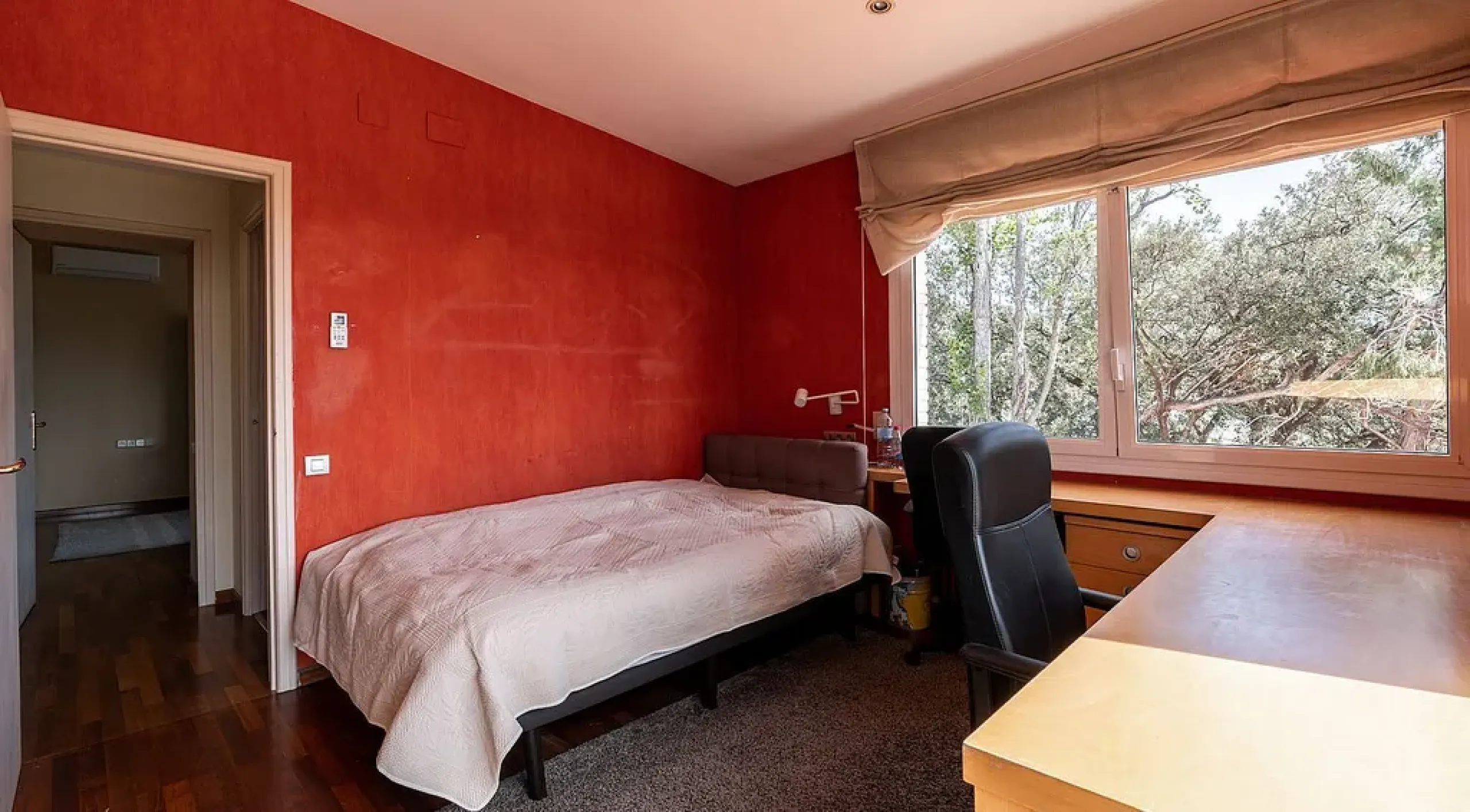 Villa exclusiva con jardín, piscina y vistas al mar en Pedralbes, Barcelona